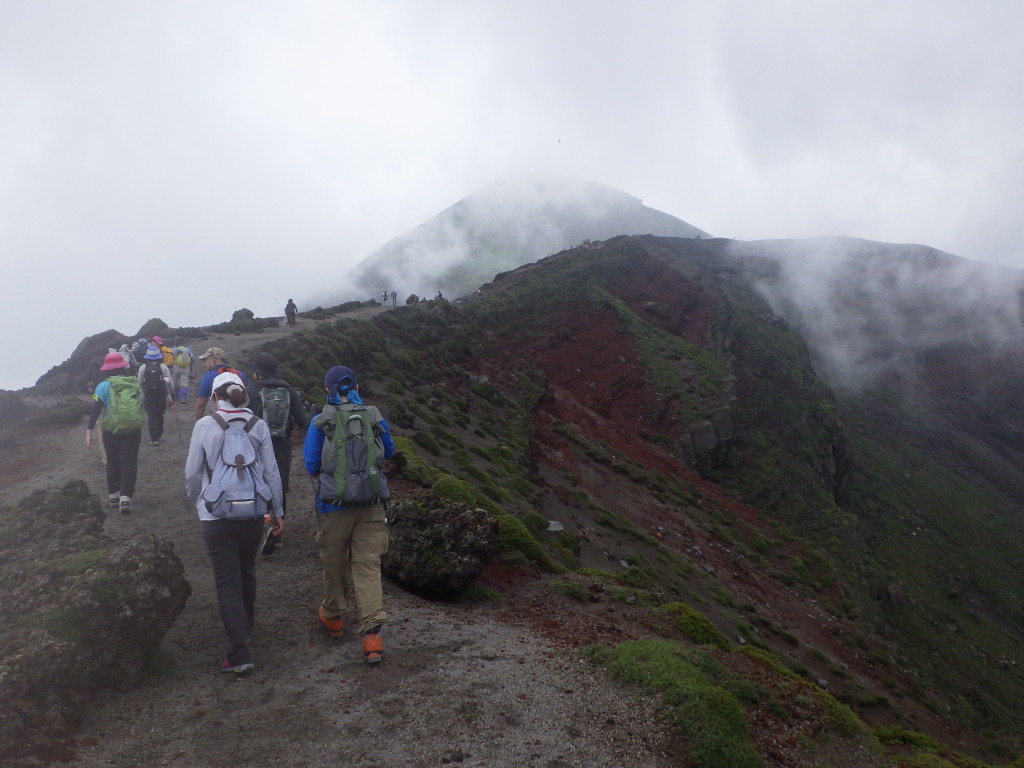 日帰りバスツアー「山コン！トレッキングin高千穂峰」を開催しました