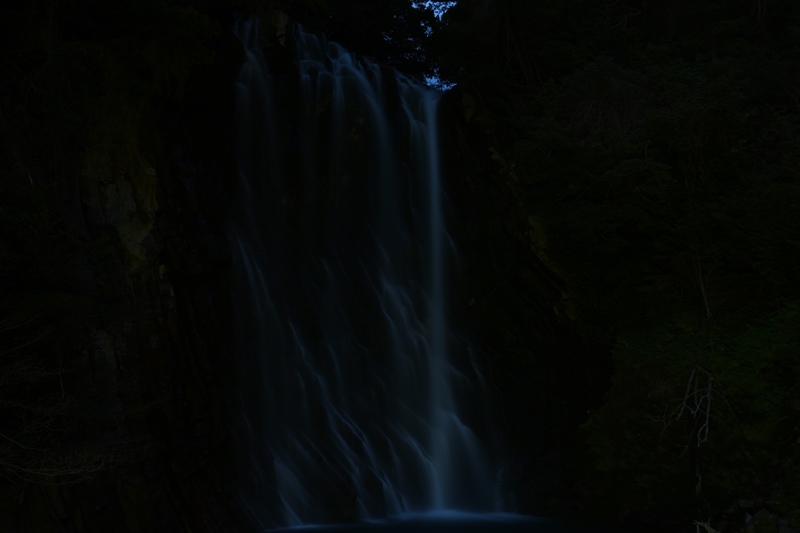 夜の丸尾滝
