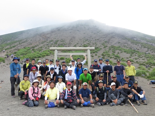 「山の日」施行に向けて高千穂峰登山道整備を行いました！