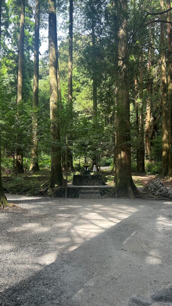 火山と霧島神宮の意外な歴史的繋がりとは？